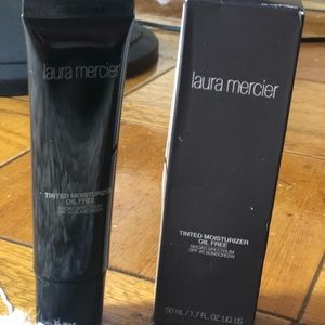 Laura Mercier tinted moisturizer oil free
